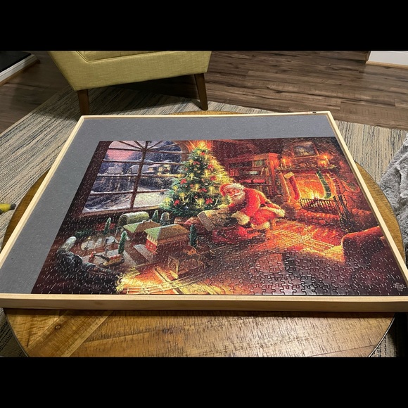 Thomas kinkade Christmas puzzle - Picture 2 of 3